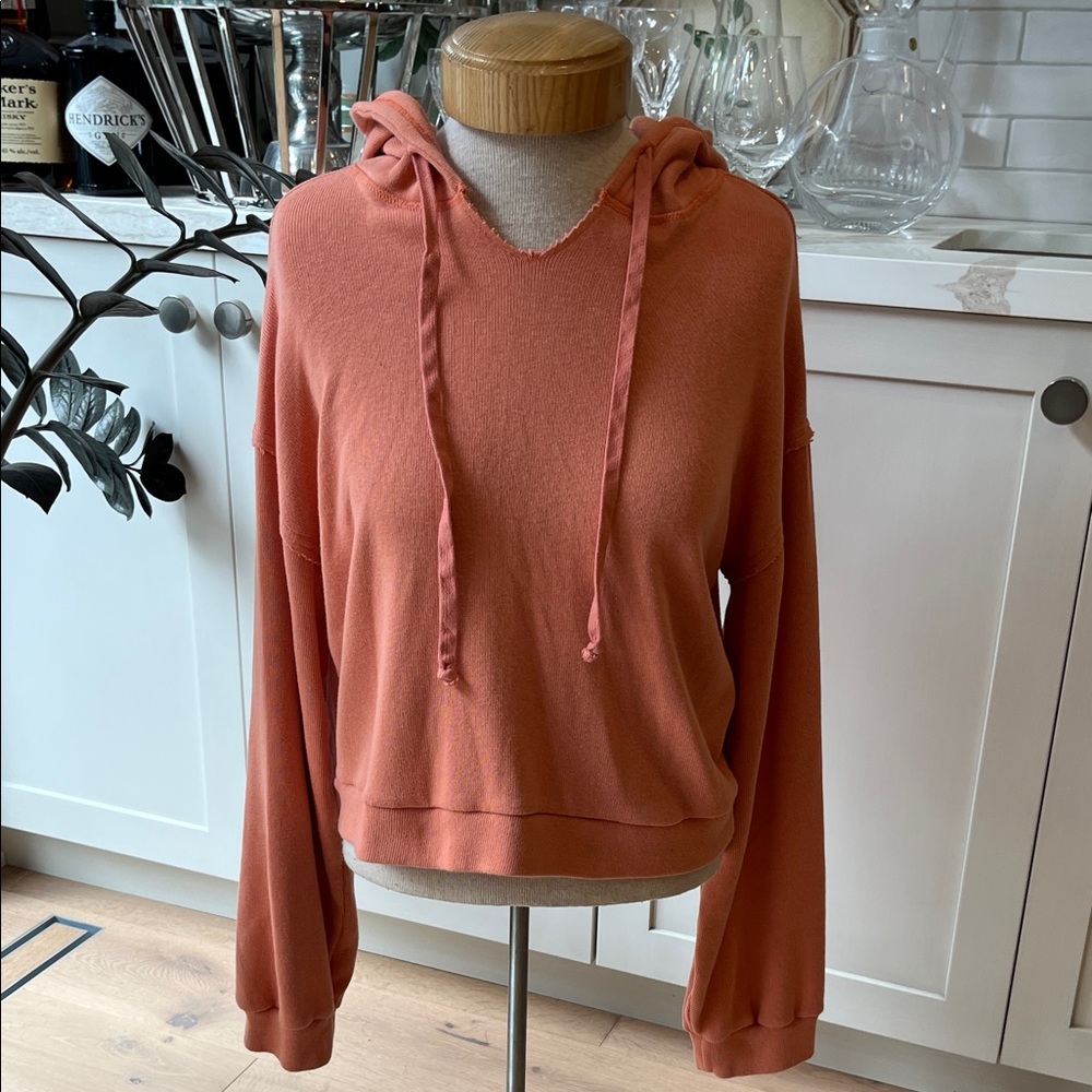EUC Free People Beach Social Set peach cropped raw edge long sleeve hoodie - Picture 2 of 11
